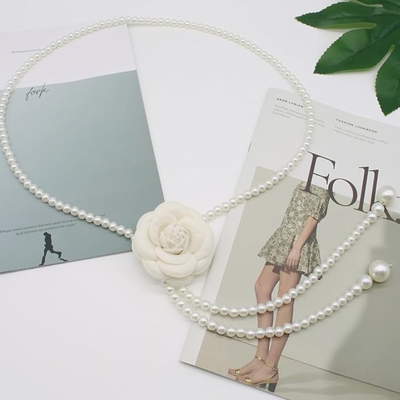 Pearl Camellia Waist Belt - Picture 7 of 8